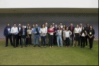participantes do fórum unicidades posam para foto
