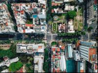 imagem de drone de uma cidade 