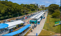ônibus em estação brt