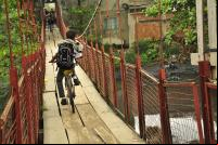 Criança na bicicleta