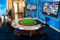 presidente Joe Biden em videoconferência com outros presidentes e líderes