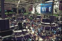 Investidores na bolsa de valores de Nova York (foto: Piqsels)