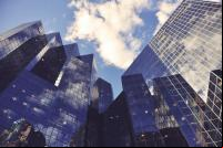 imagem de edifícios corporativos em Montréal, Canadá