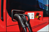 imagem de carregador conectado a ônibus elétrico