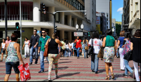 pedestres faixa rua pessoas cidade