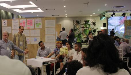 especialistas discutem durante conferência de bioeconomia em Belém