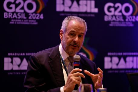 andré corrêa lago