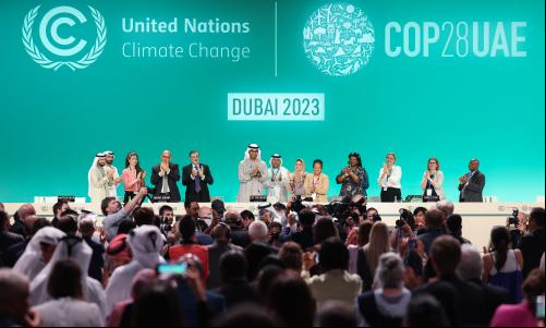 pessoas em conferência climática
