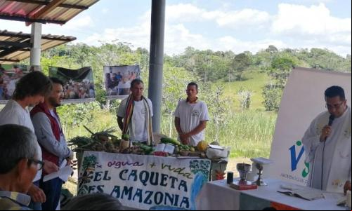 A Finca Amazónica (“Fazenda Amazônica”) registrada na foto ensina técnicas agrícolas regenerativas e harmônicas com a natureza