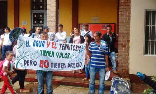 pessoas no mexico protestam por questões ambientais