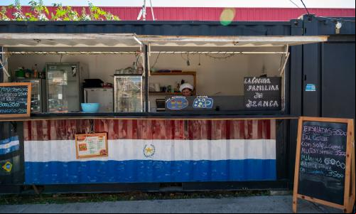 trailer de venda de empanadas argentinas em Buenos Aires