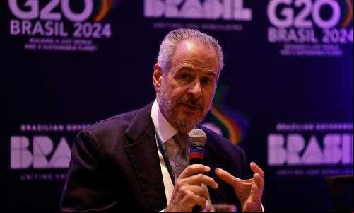 andré corrêa lago
