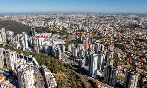 foto de cidade com prédios e casas