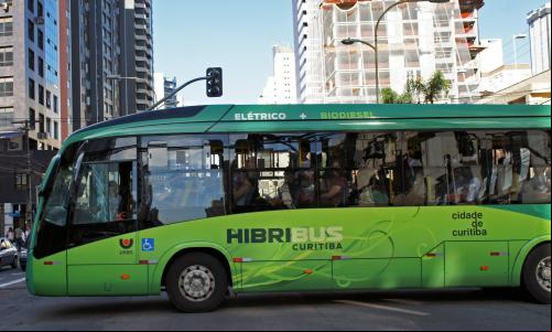 Curitiba fez testes com ônibus elétricos e híbridos para analisar desempenho (Foto: Mariordo/Wikimedia Commons)