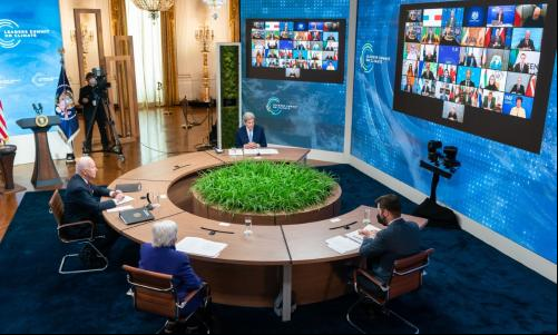 presidente Joe Biden em videoconferência com outros presidentes e líderes