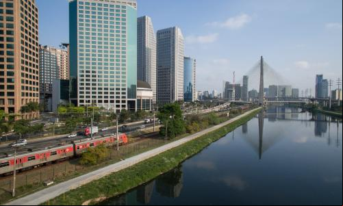 Marco na paisagem de São Paulo, ponte estaiada é parte da OUC Água Espraiada