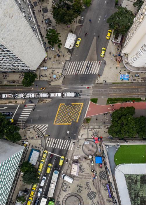 Vista aérea de cruzamento no Rio de Janeiro